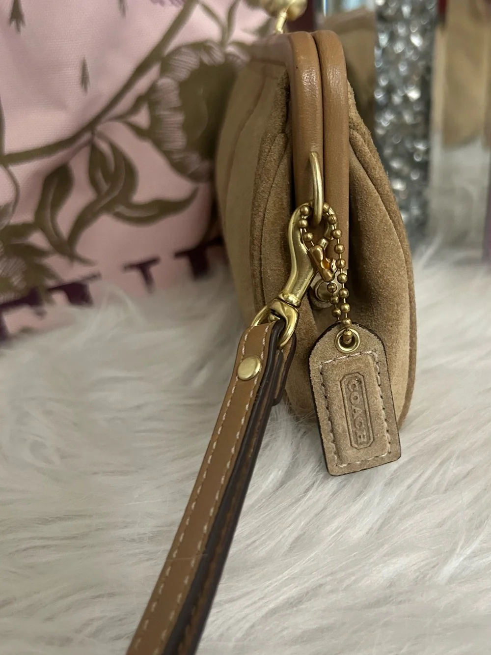 Y2K Vintage Coach Khaki Tan Suede With Stitching Kisslock Wristlet Rare